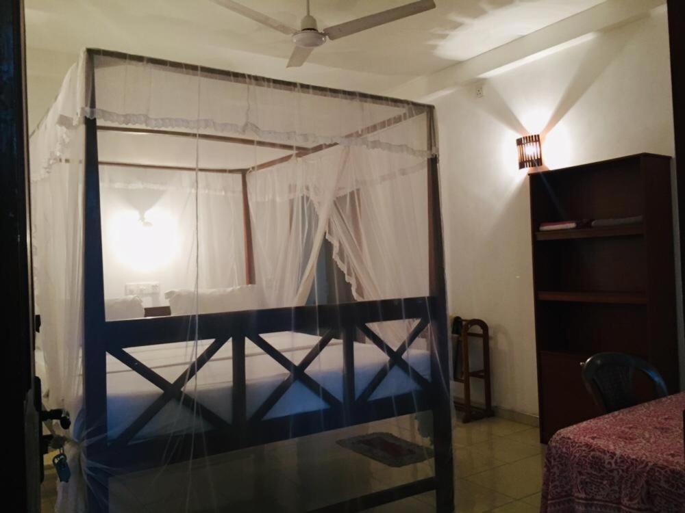 Ameesha Guesthouse ウナワトゥナ エクステリア 写真