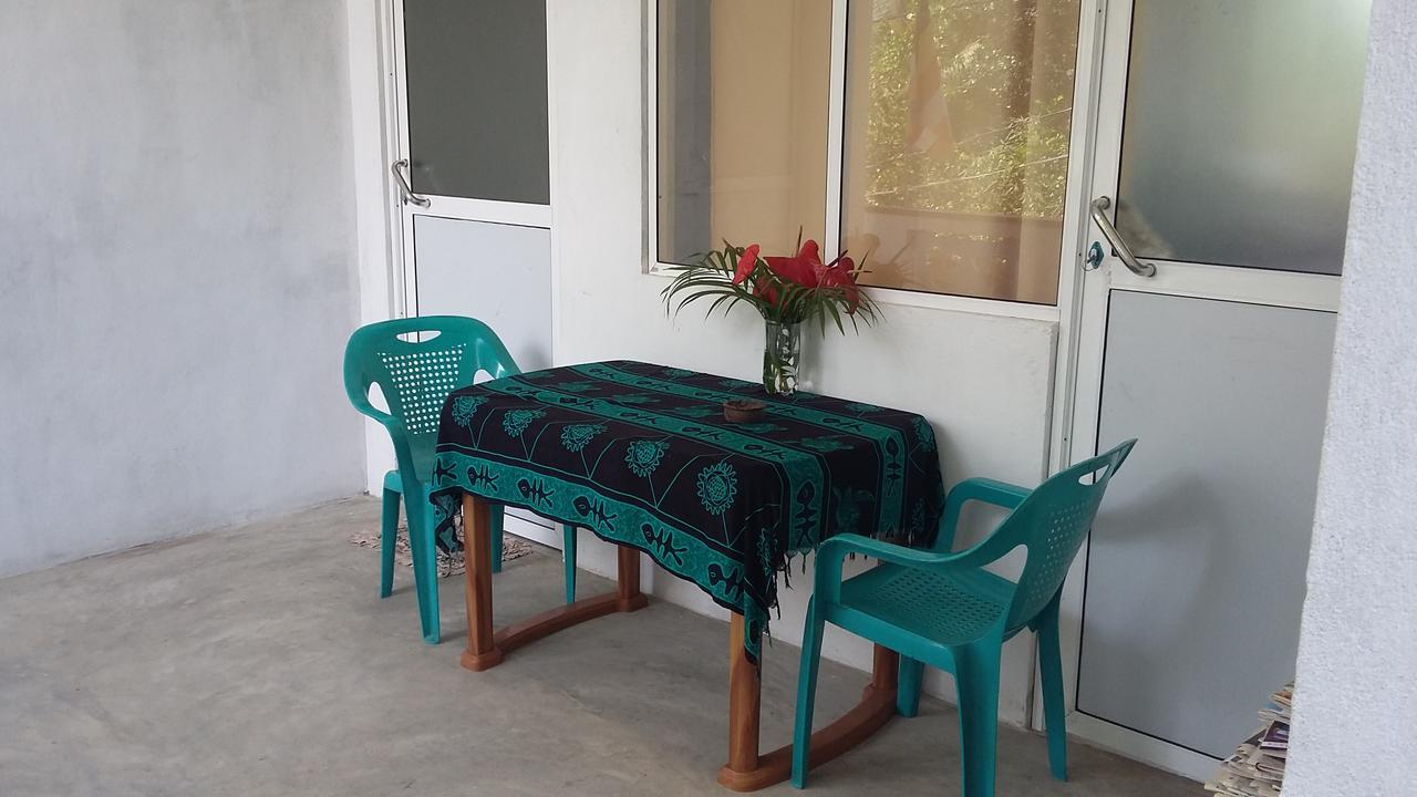 Ameesha Guesthouse ウナワトゥナ エクステリア 写真